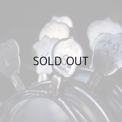 ツマミのデザインが違うのは、このタイプと…。