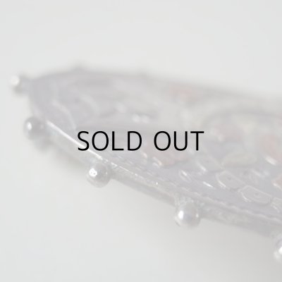 周囲の装飾はグラニュレーションと呼ばれるつぶつぶ。