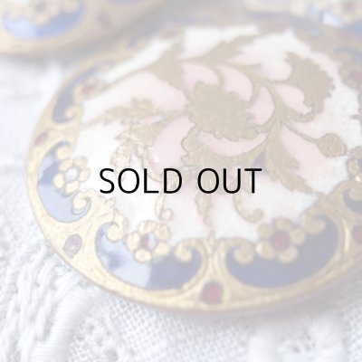 深い濃紺が美しい。