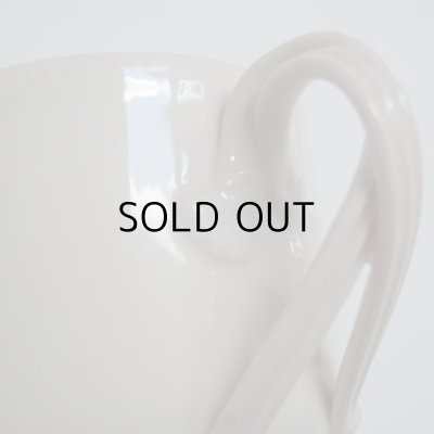 持ち手の付け根にも装飾がほどこされています。