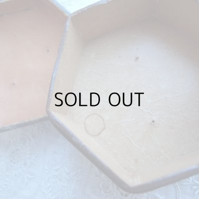 シミがみられます。