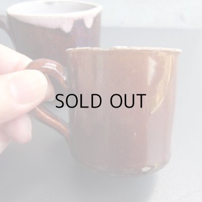 中、の大きさのマグ。