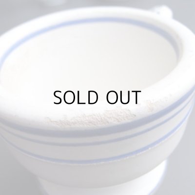 擦れてはがれたような跡。