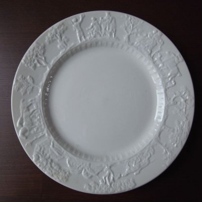 画像1: イギリスアンティーク  白いレリーフ皿