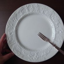 他の写真3: イギリスアンティーク  白いレリーフ皿