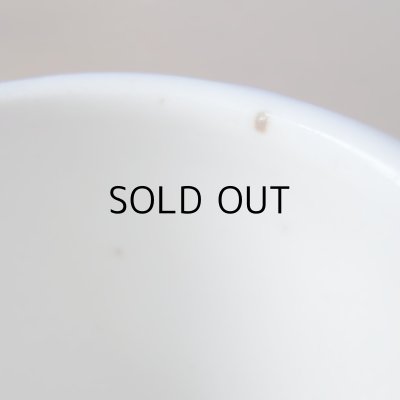 製造時の釉薬のトビ。