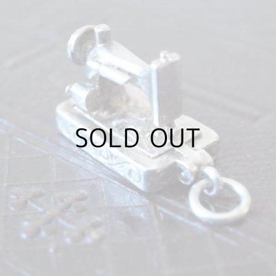 画像3: シルバーチャーム 開くミシン  アンティーク