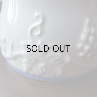 くっきりとしたレリーフ。