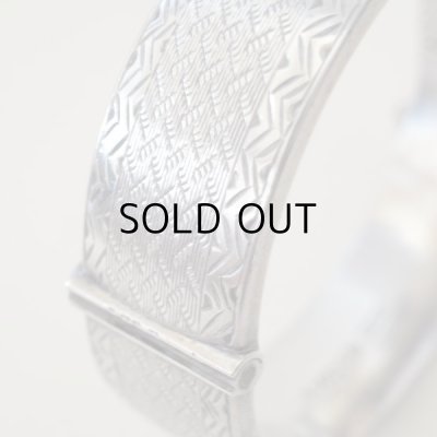 画像4: 幾何学模様のシルバーバングル  アンティーク ＊凹みがあります