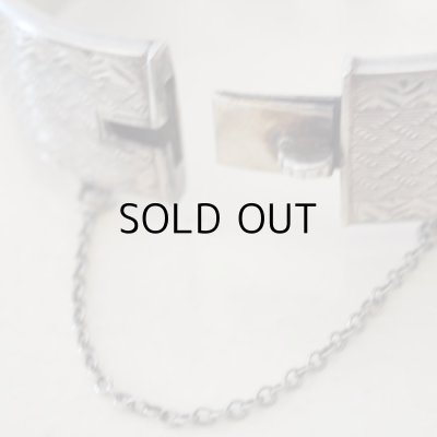 画像9: 幾何学模様のシルバーバングル  アンティーク ＊凹みがあります