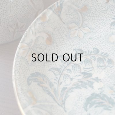 レリーフのあるデザイン。