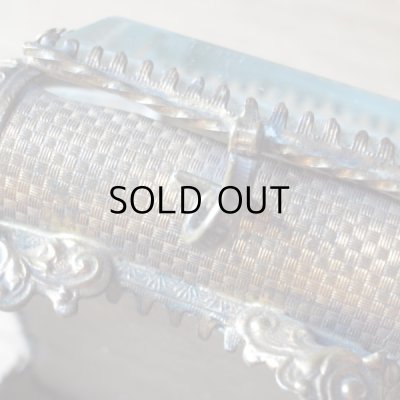 少しゆがんでいます