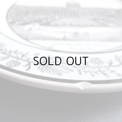 3ミリほどのチップ。ぜひ金継ぎをして格上げを！