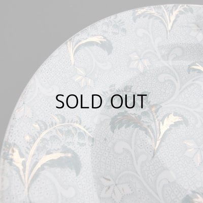 つややかな美品です