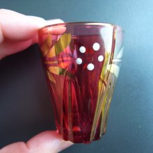 他の写真1: 金彩が映える赤いショットグラス　アンティーク