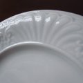 クレイユモントロー レリーフのお皿『A 』 フランスアンティーク