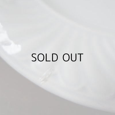 画像7: クレイユモントロー レリーフのお皿『A 』 フランスアンティーク