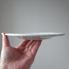 他の写真1: クレイユモントロー レリーフのお皿『A 』 フランスアンティーク