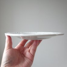 他の写真1: クレイユモントロー レリーフのお皿『B 』 フランスアンティーク