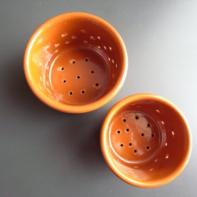 画像1: 南仏陶器  穴あきポット2個セット