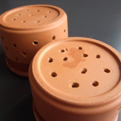 ラベルが剥がされたばかりの未使用品と思われます