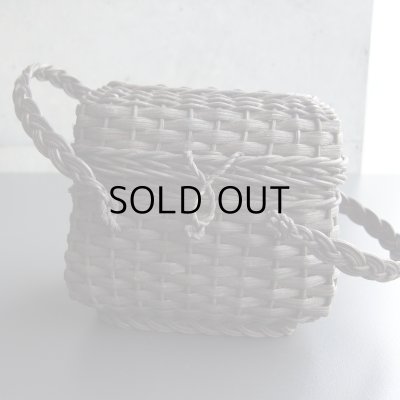 左側の取っ手がここまでしか倒れません