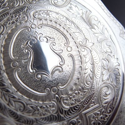 イニシャルなどを入れて使用するためのスペース