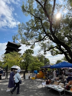 久しぶりに東寺ガラクタ市へ行ってきました。