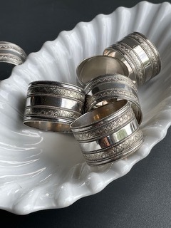 シルバープレイトのナプキンリング。