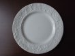 画像1: イギリスアンティーク  白いレリーフ皿 (1)