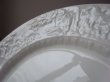 画像7: イギリスアンティーク  白いレリーフ皿 (7)