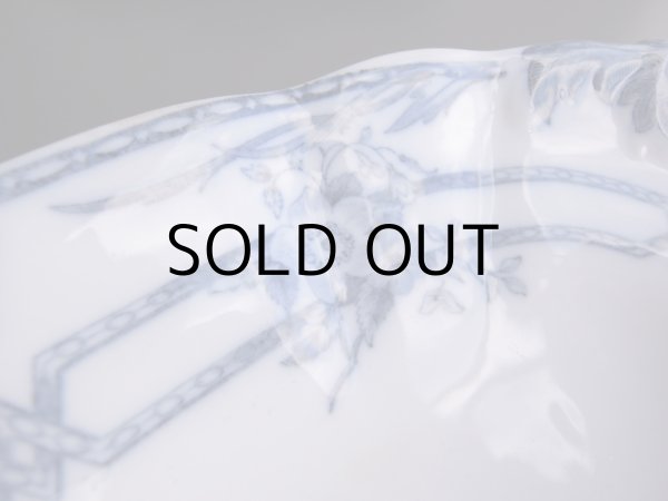 レリーフ状になっています