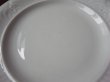 画像12: クレイユモントロー レリーフのお皿『B 』 フランスアンティーク (12)
