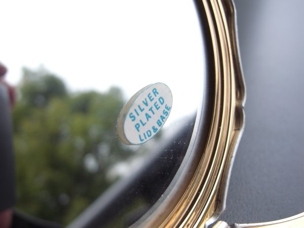 シルバープレイテッドを示すシール