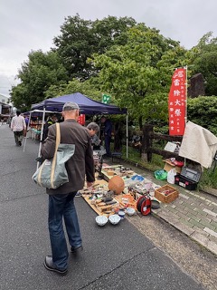5月25日、雨上がりの天神さん。