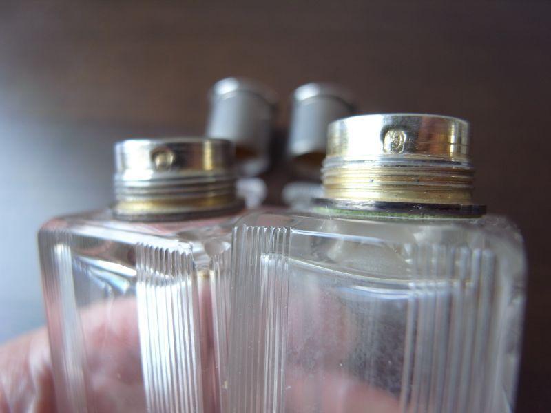 ガラスの香水瓶2個セット フランスアンティーク   テーブルB